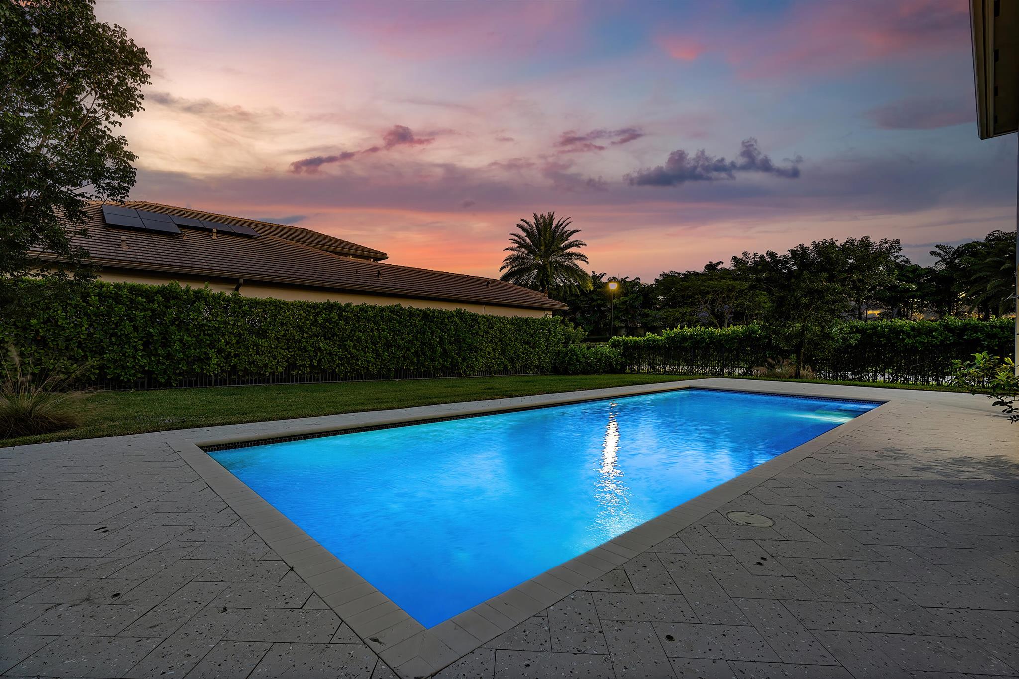 19894 Meadowside Lane