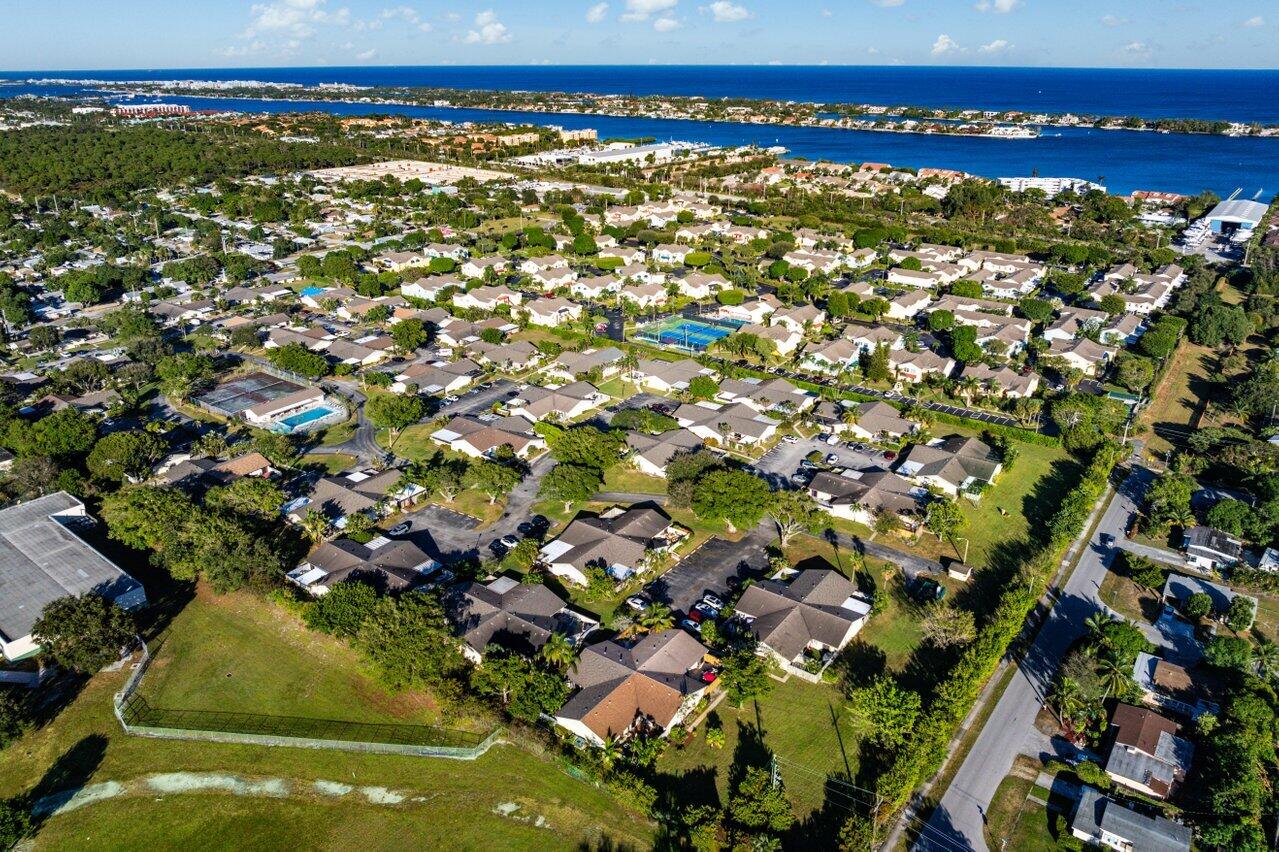 8171 Ambach Way, Hypoluxo