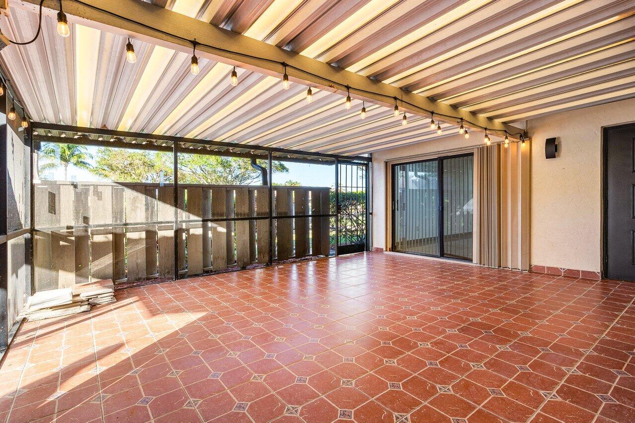 8171 Ambach Way, Hypoluxo