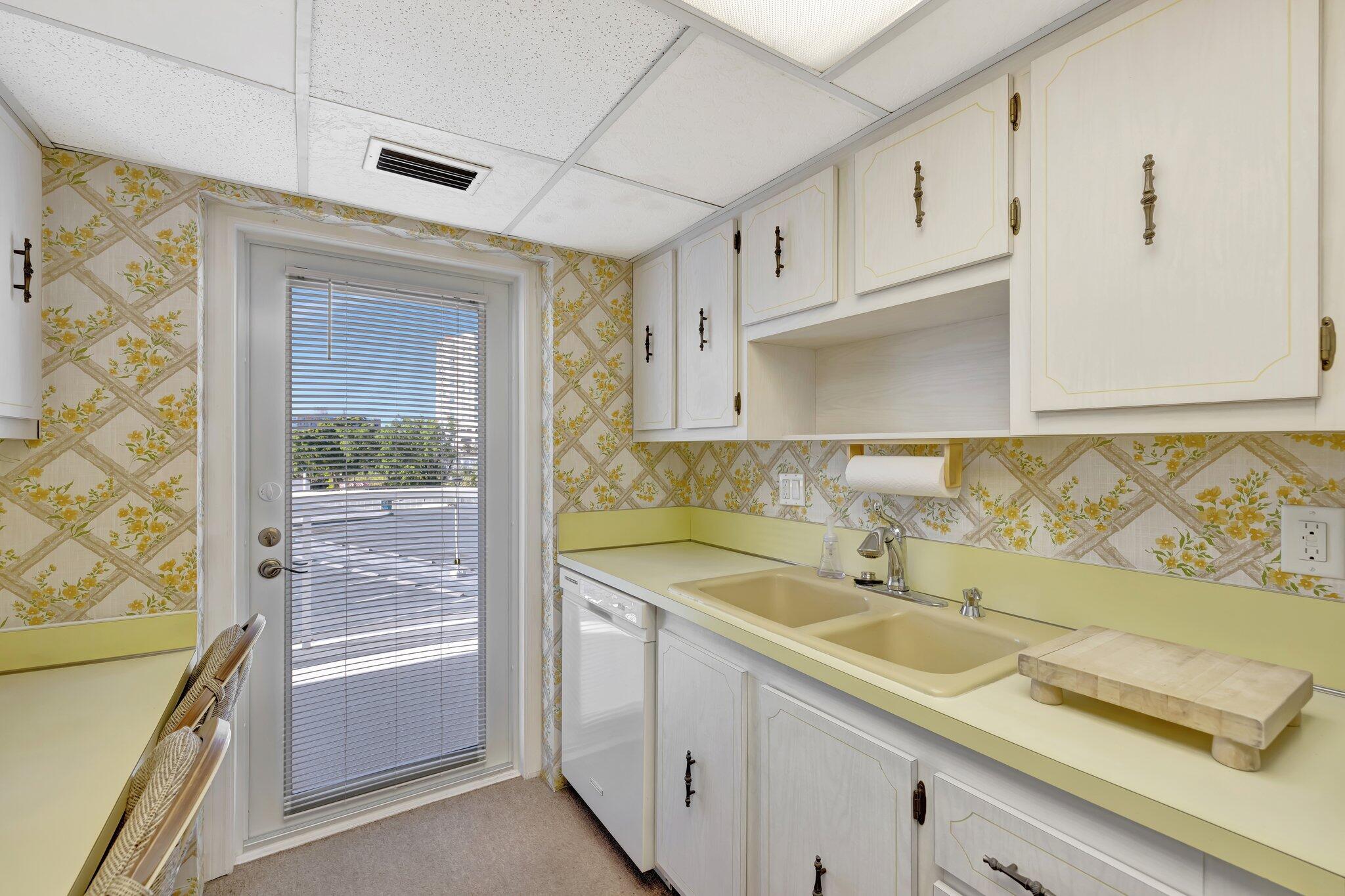 2841 N Ocean Boulevard 307