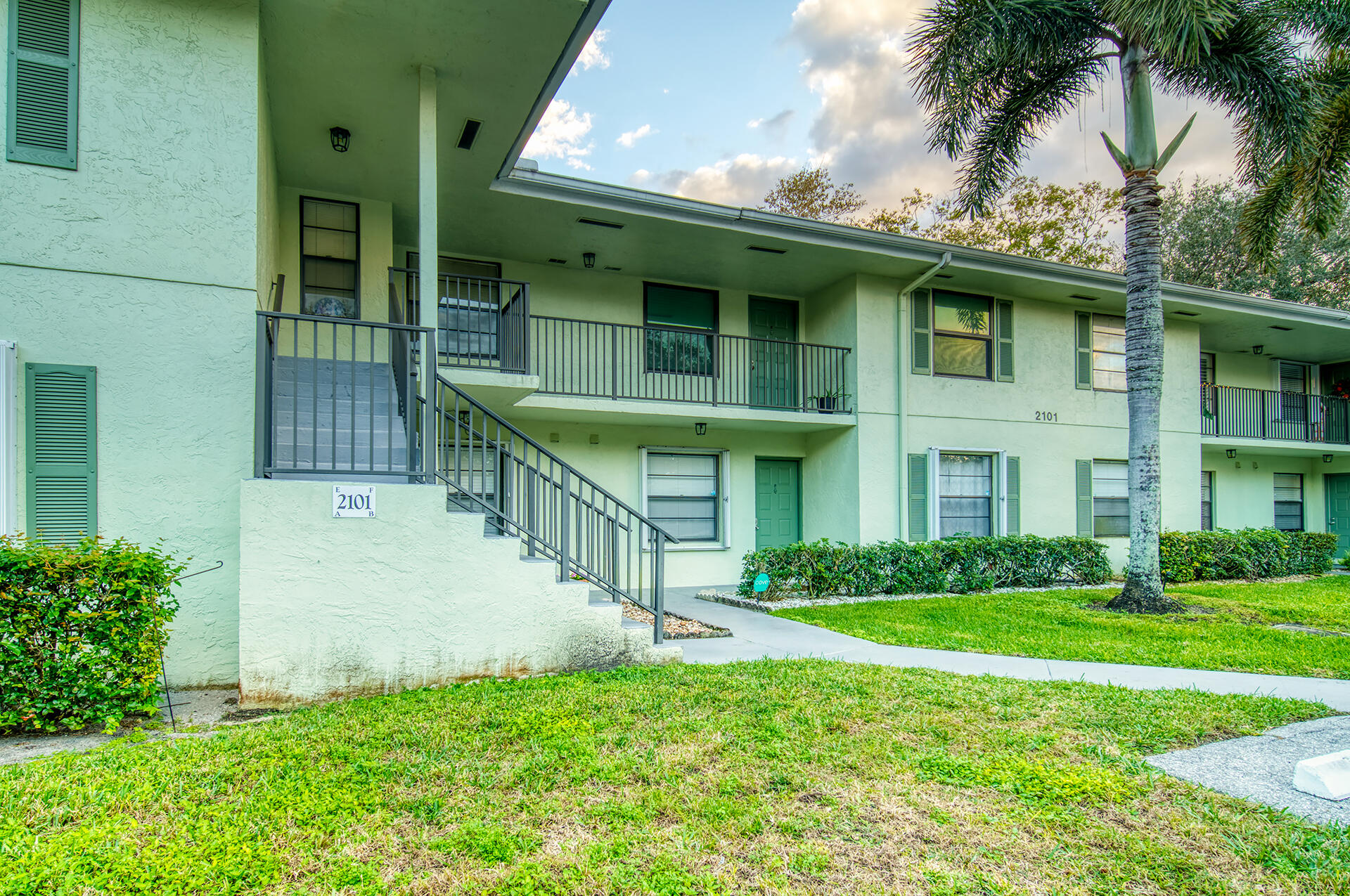 2101 Sabal Ridge Court B