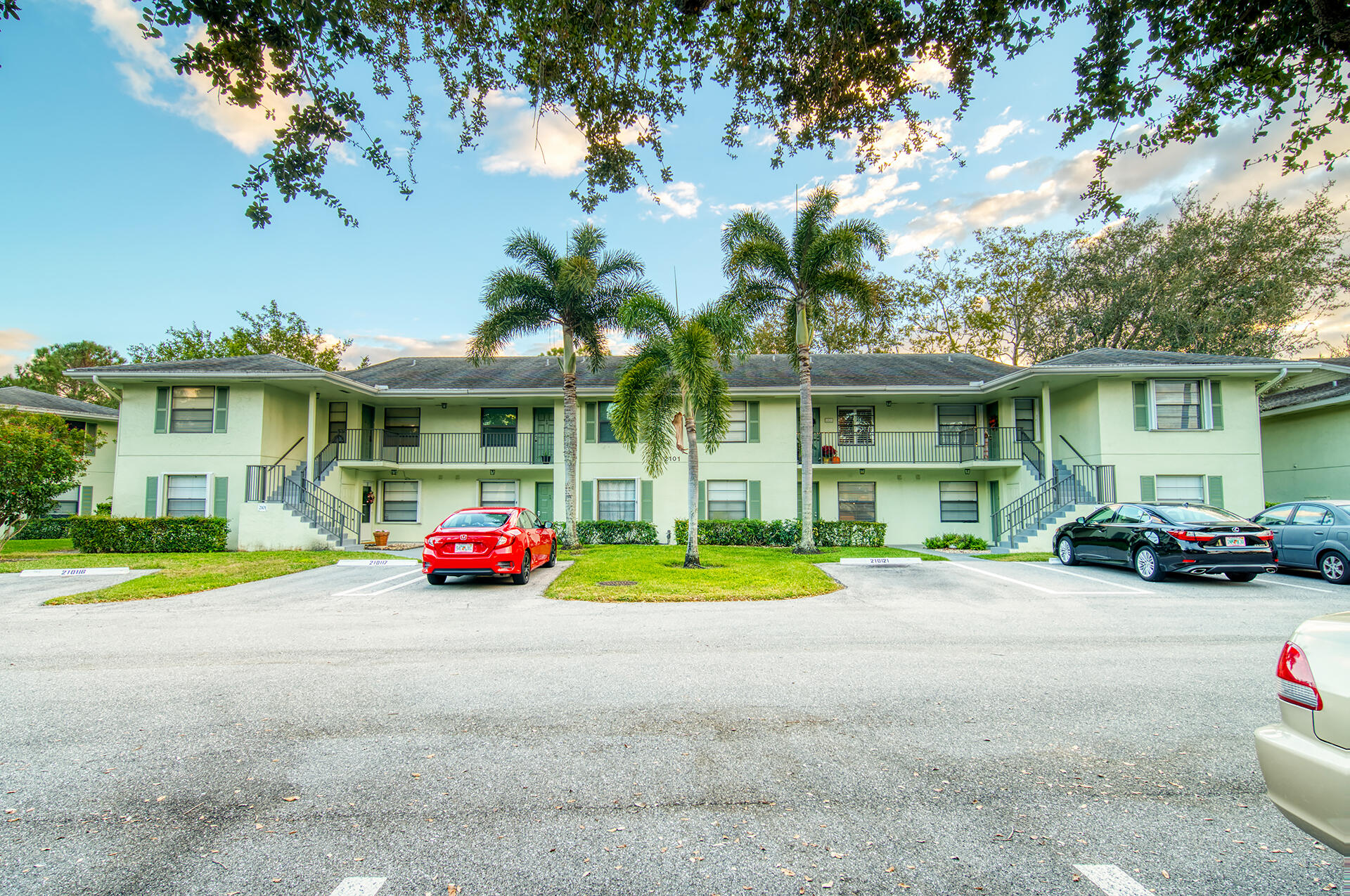 2101 Sabal Ridge Court B