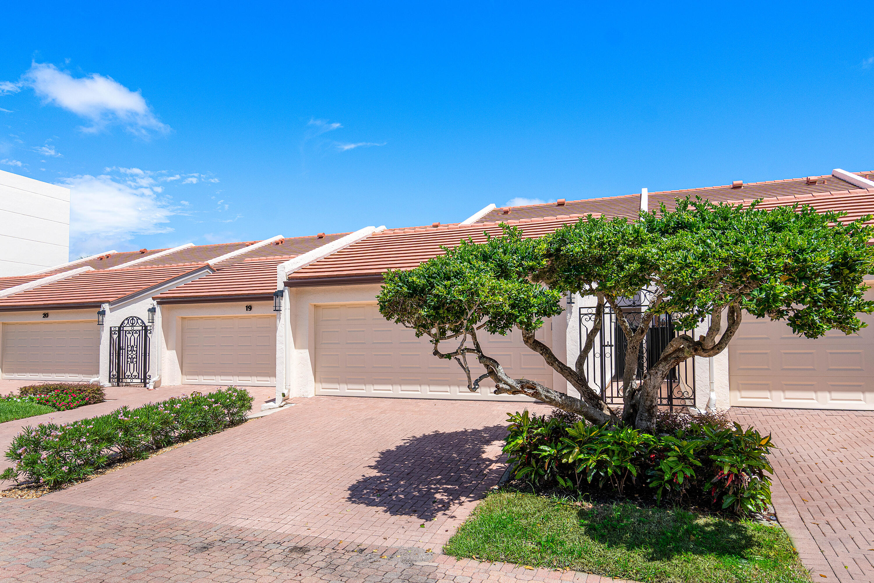 2677 N Ocean Boulevard Th-18-H