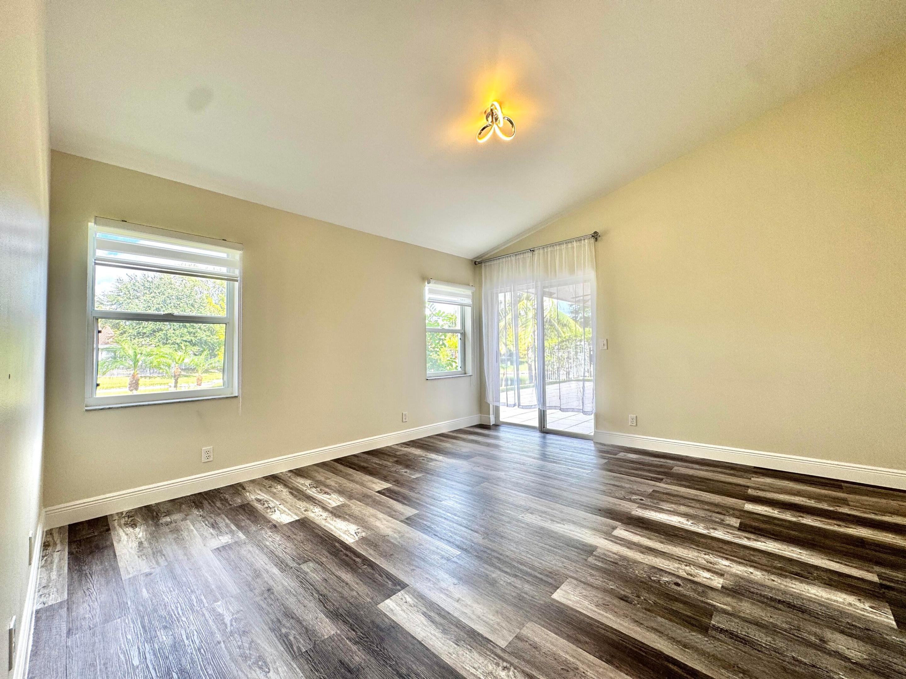 4731 NW 75th Street