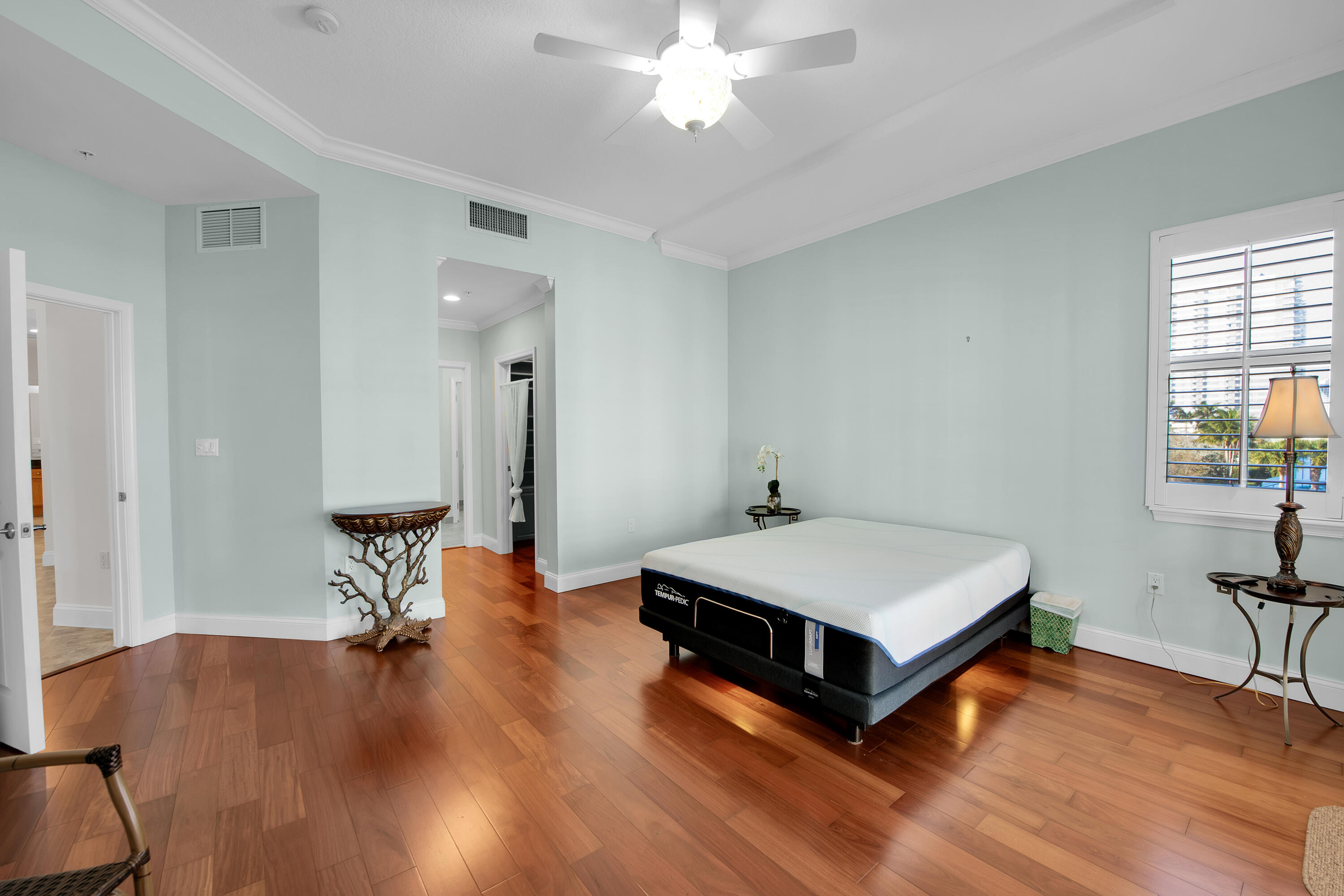 3960 N Flagler Drive 301
