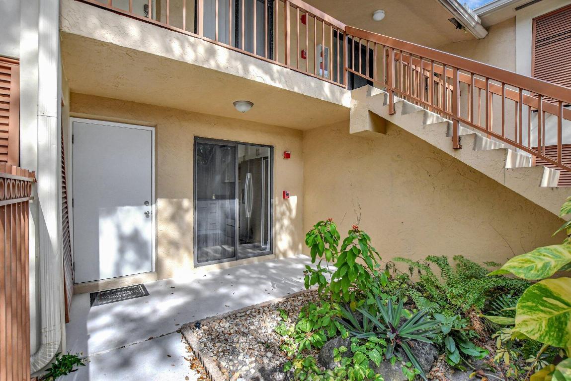 3939 NE 5th Avenue, B102, Boca Raton Unit: B102