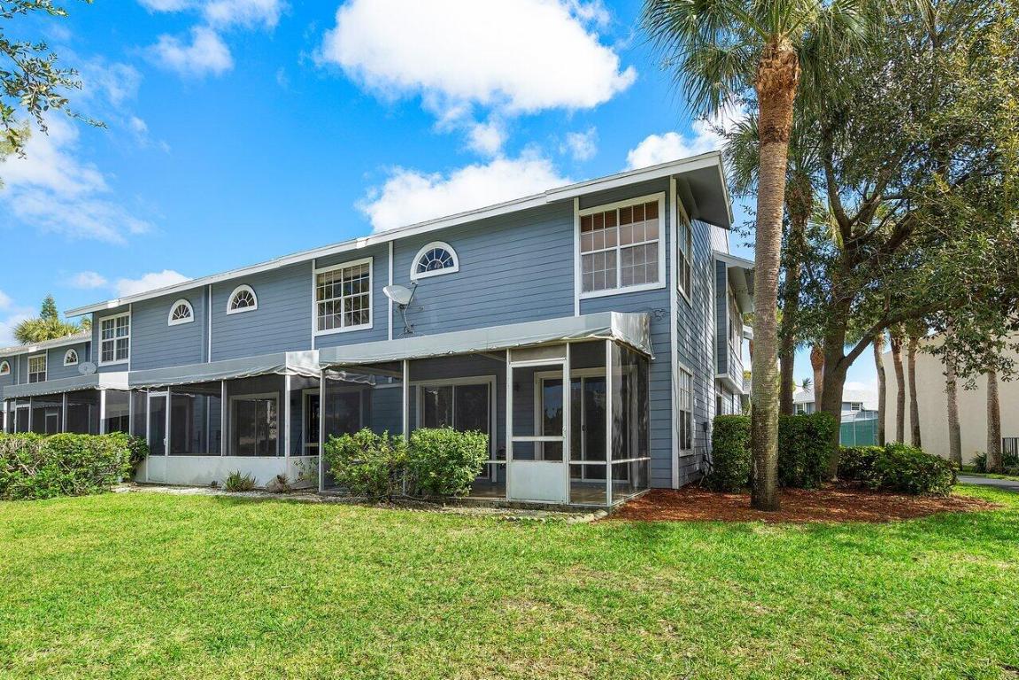 5056 Pointe Emerald Lane, Boca Raton