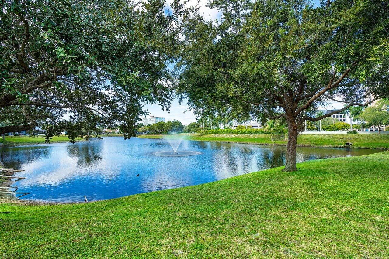 5056 Pointe Emerald Lane, Boca Raton