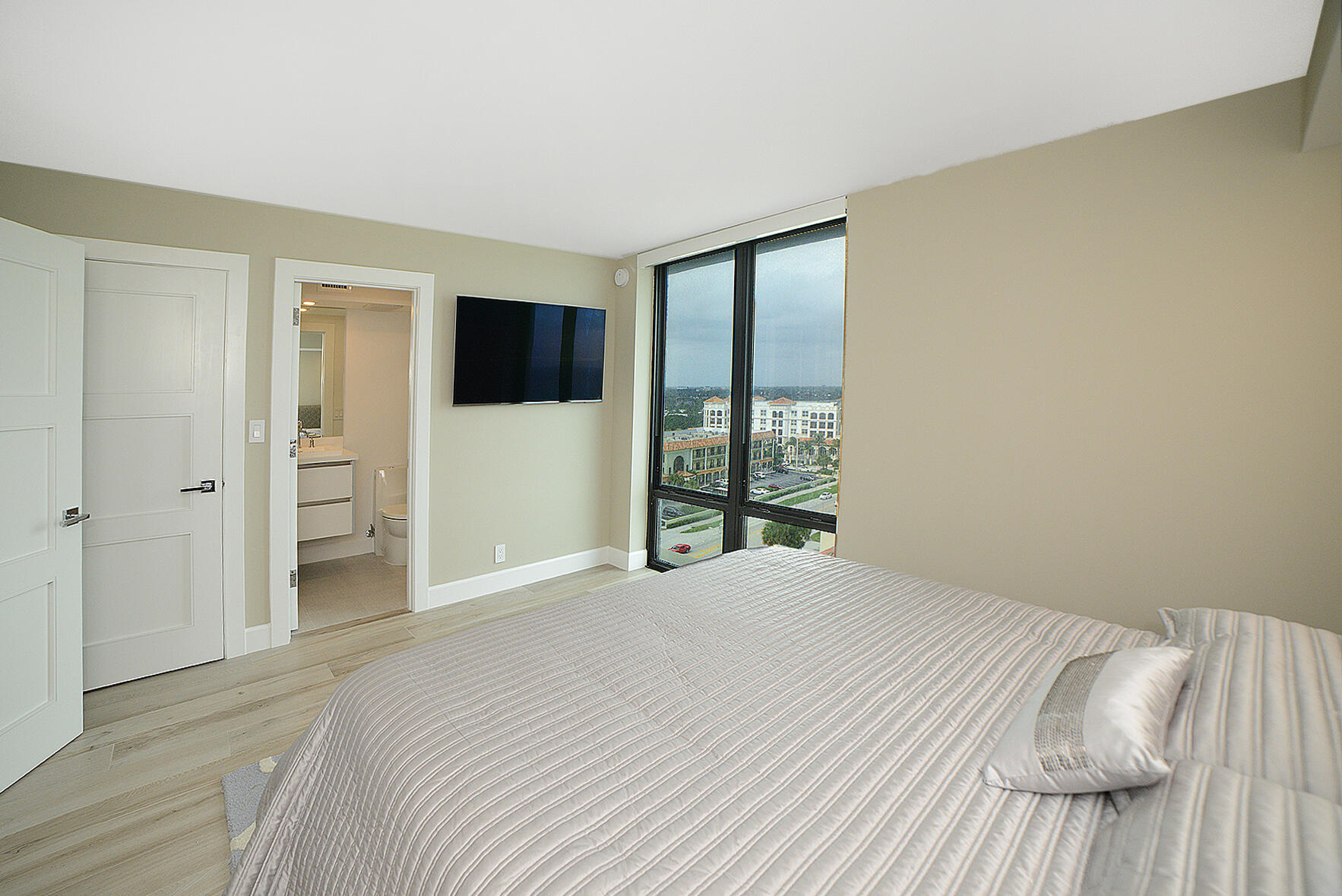 250 S Ocean Boulevard 9h