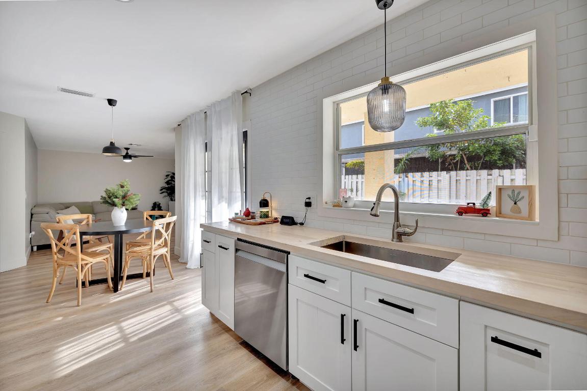 4276 NW 57th Drive, Coconut Creek