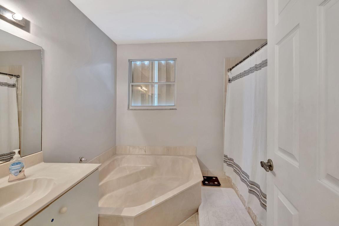 4276 NW 57th Drive, Coconut Creek