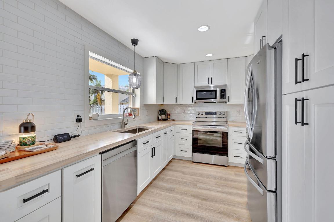 4276 NW 57th Drive, Coconut Creek