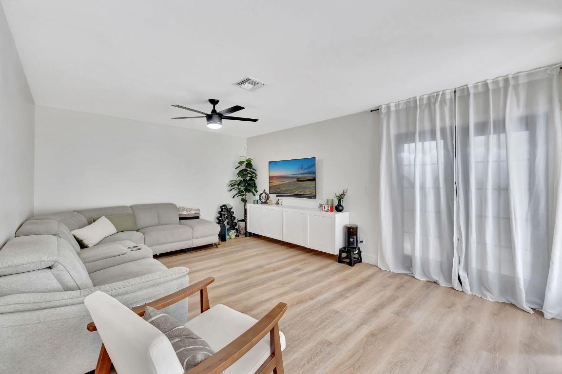 4276 NW 57th Drive, Coconut Creek