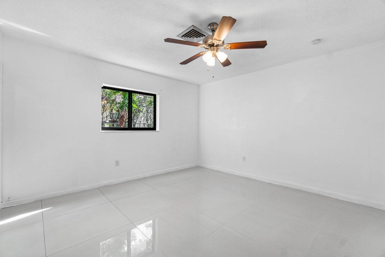 899 NW 7th Street