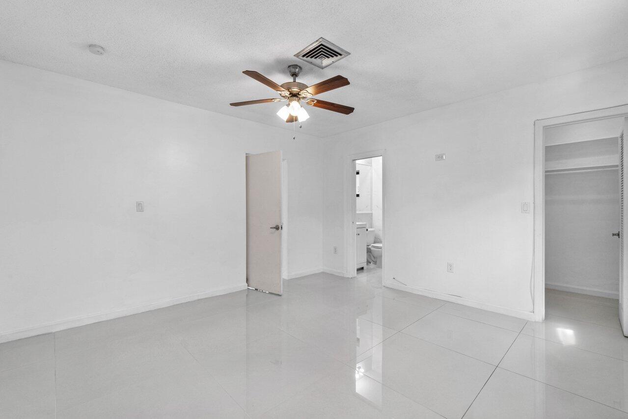 899 NW 7th Street