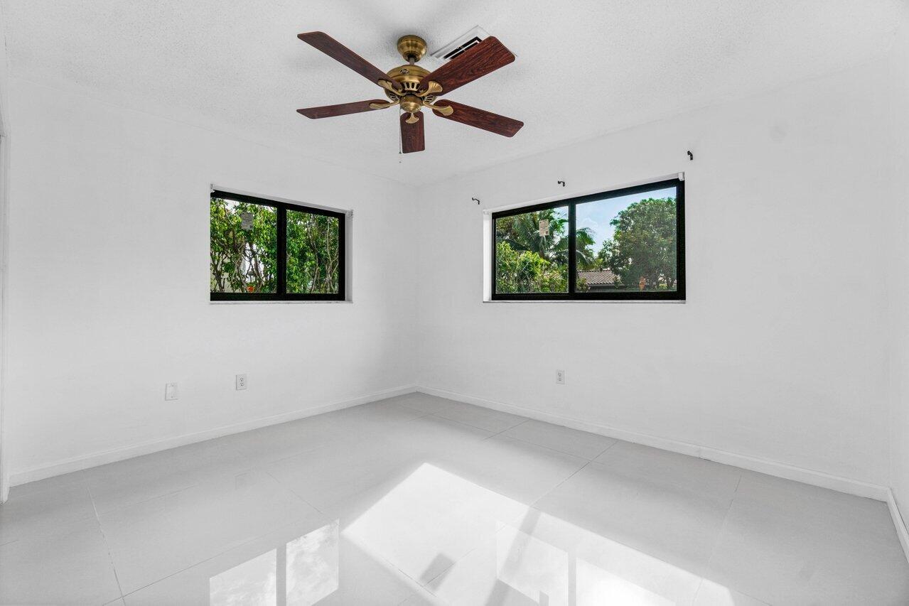 899 NW 7th Street