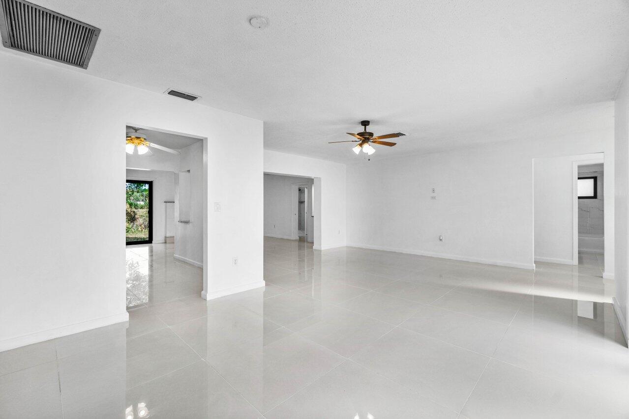 899 NW 7th Street