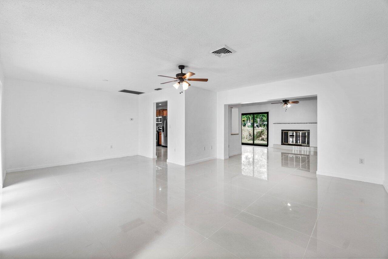 899 NW 7th Street