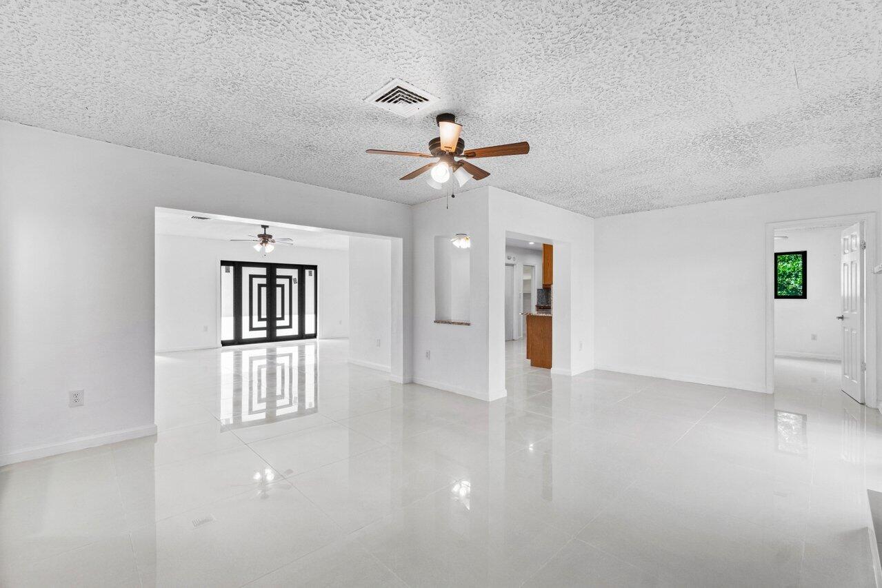 899 NW 7th Street