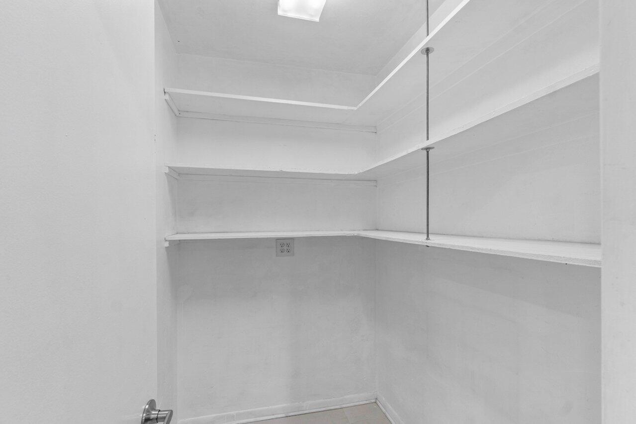 899 NW 7th Street