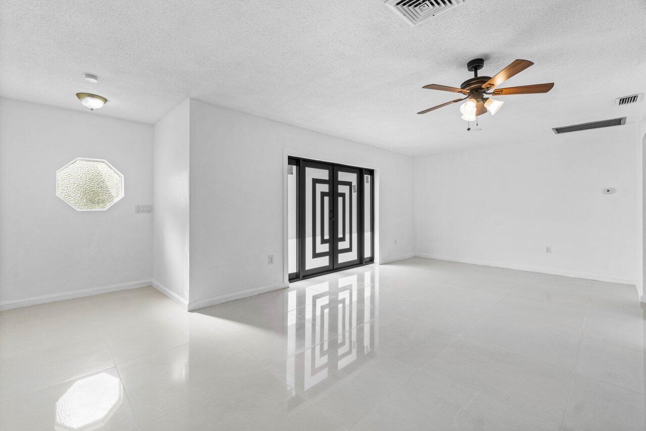 899 NW 7th Street