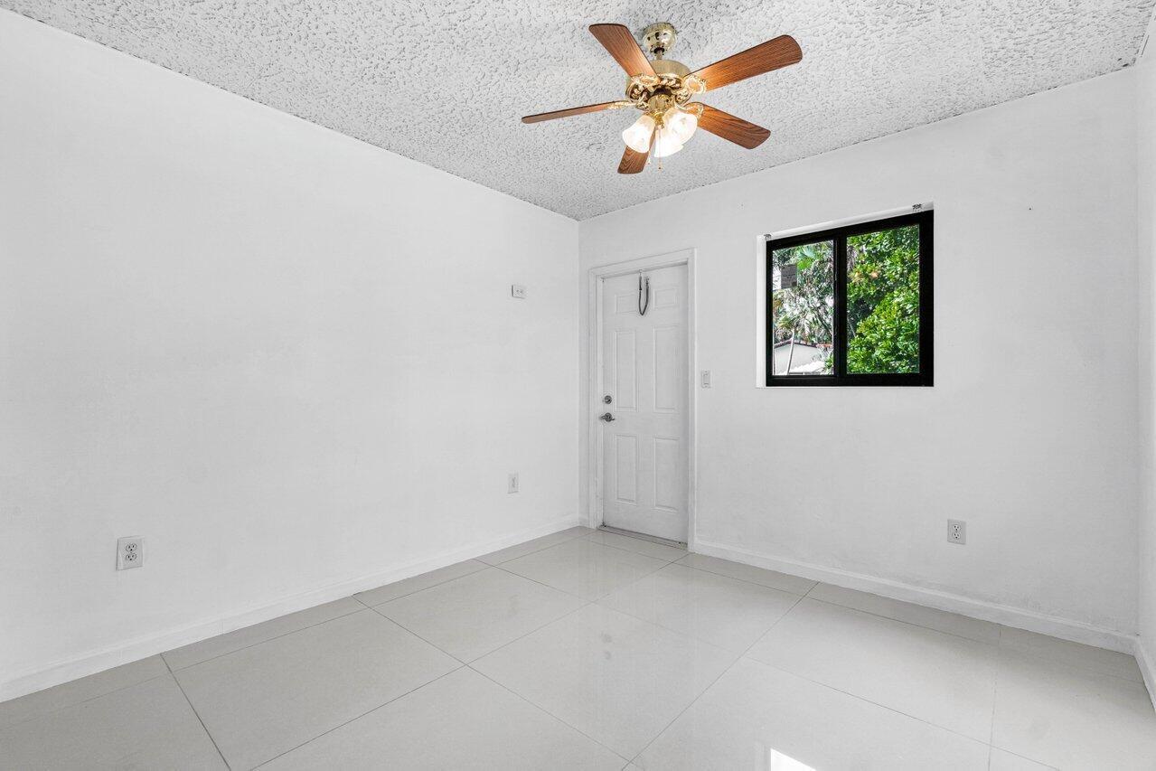 899 NW 7th Street