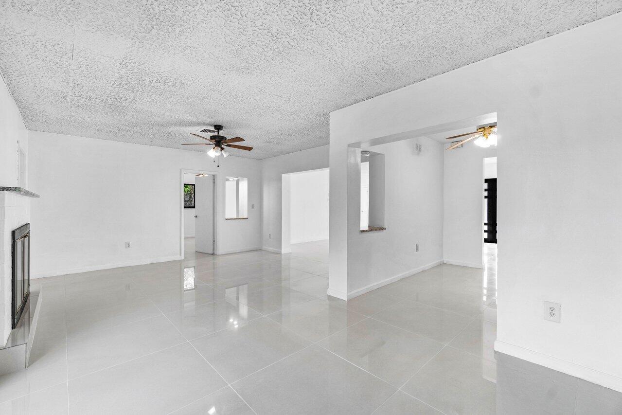 899 NW 7th Street