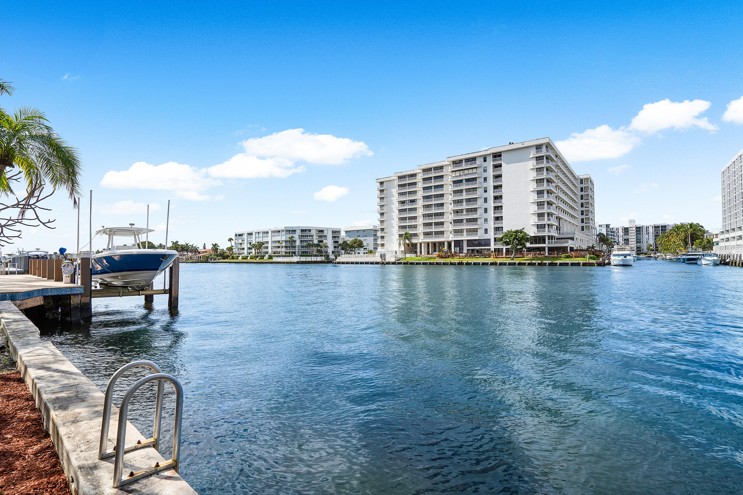 4313 W Tradewinds Avenue 1-2