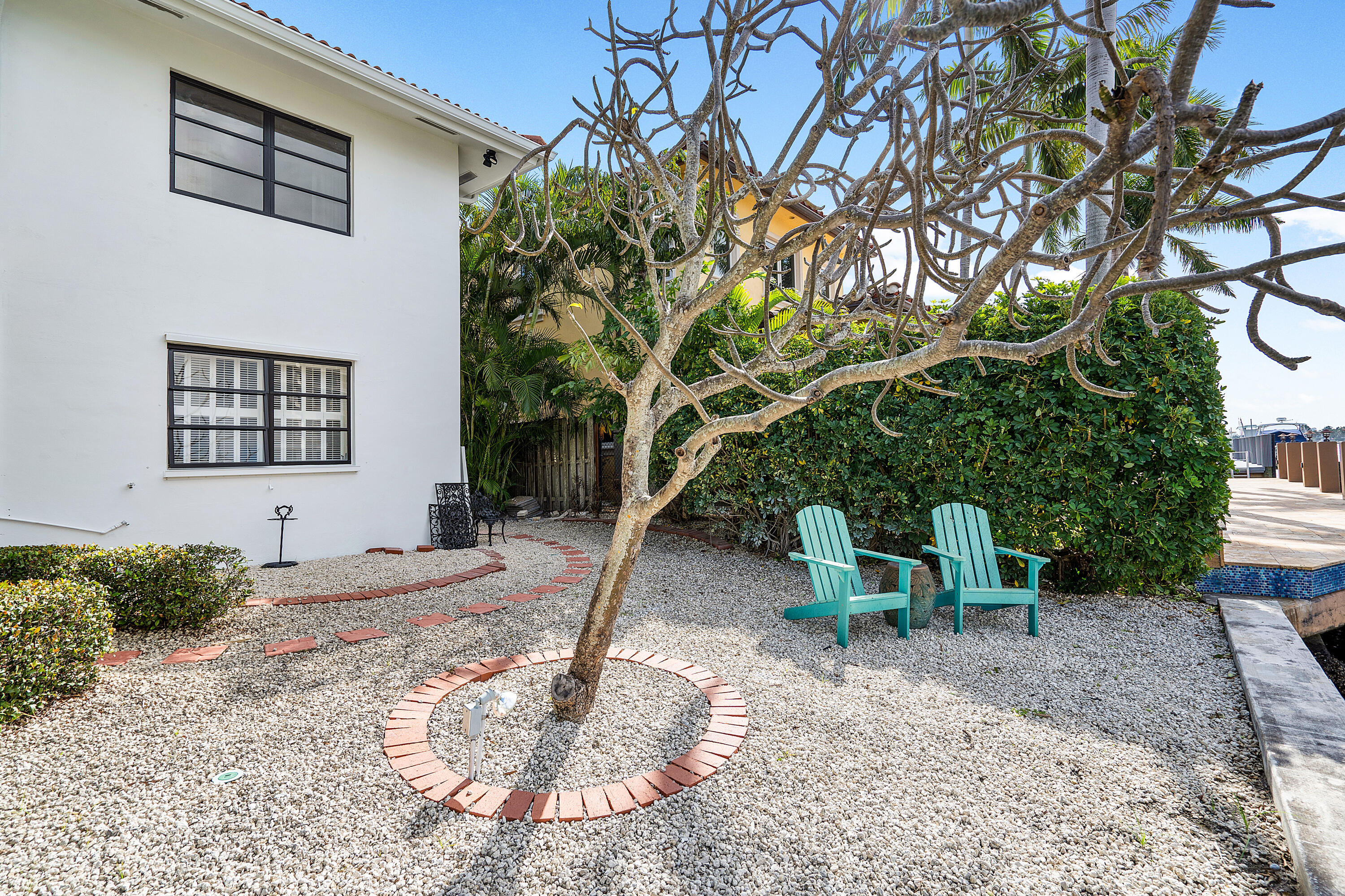 4313 W Tradewinds Avenue 1-2