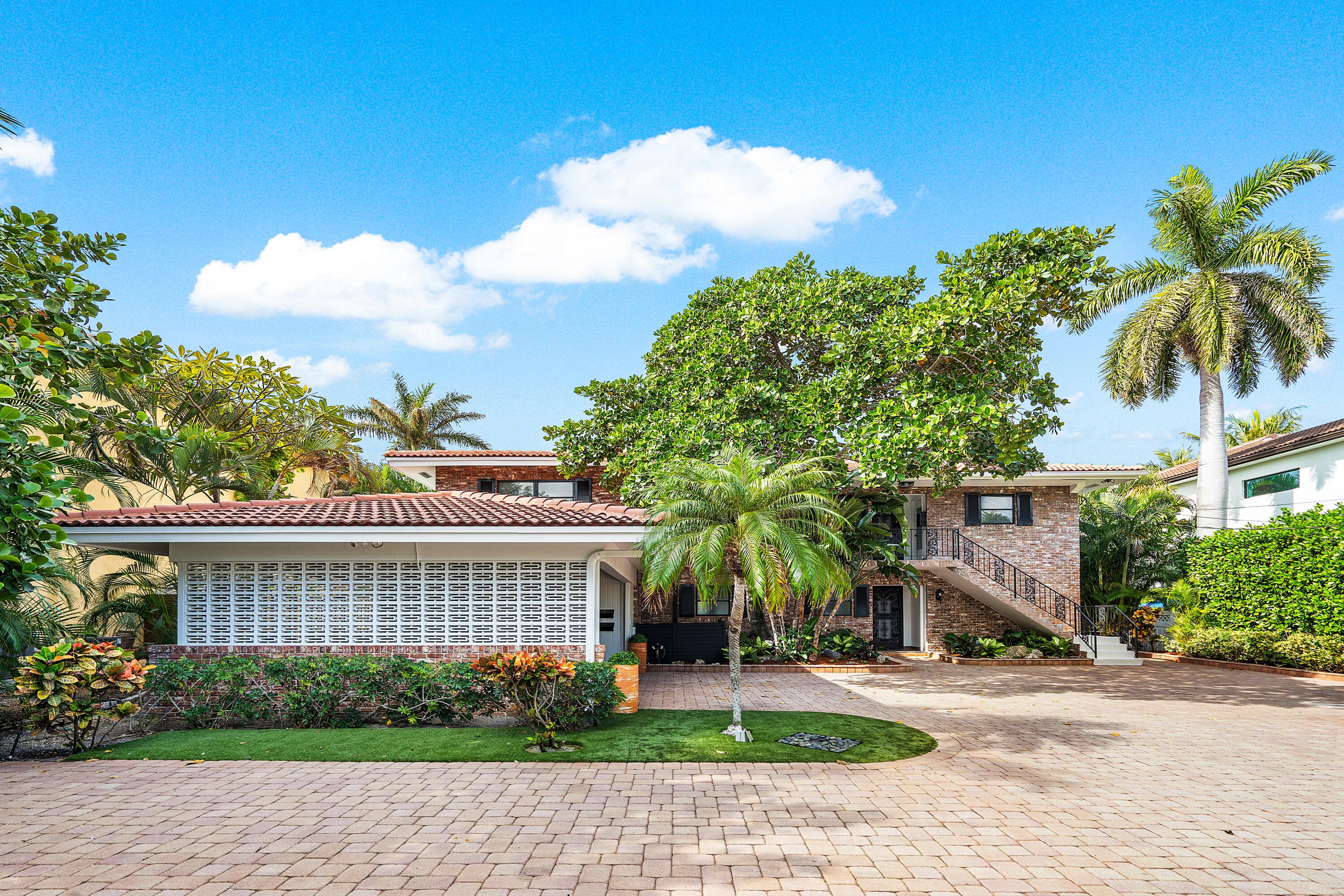 4313 W Tradewinds Avenue 1-2