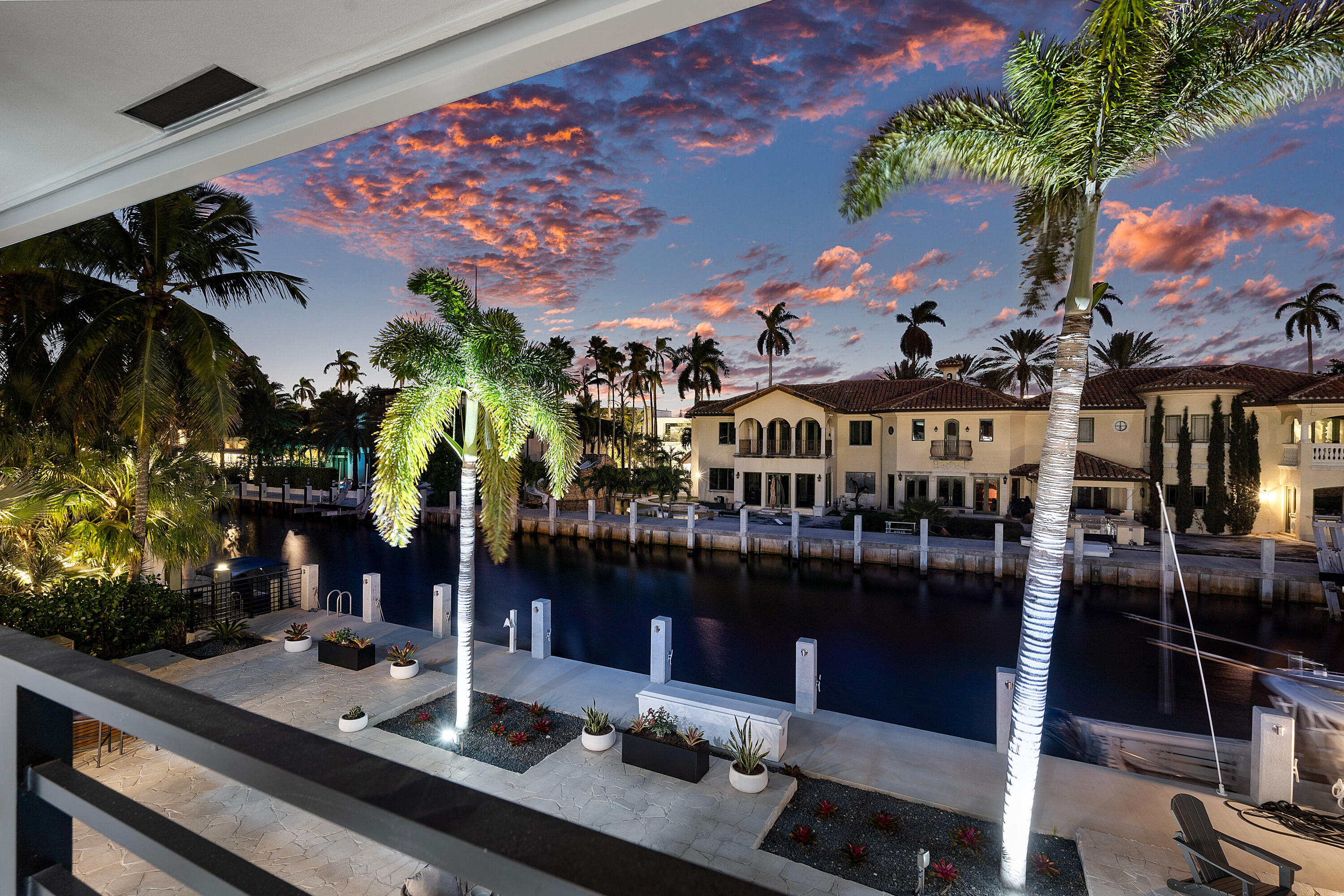 425 Coral Way