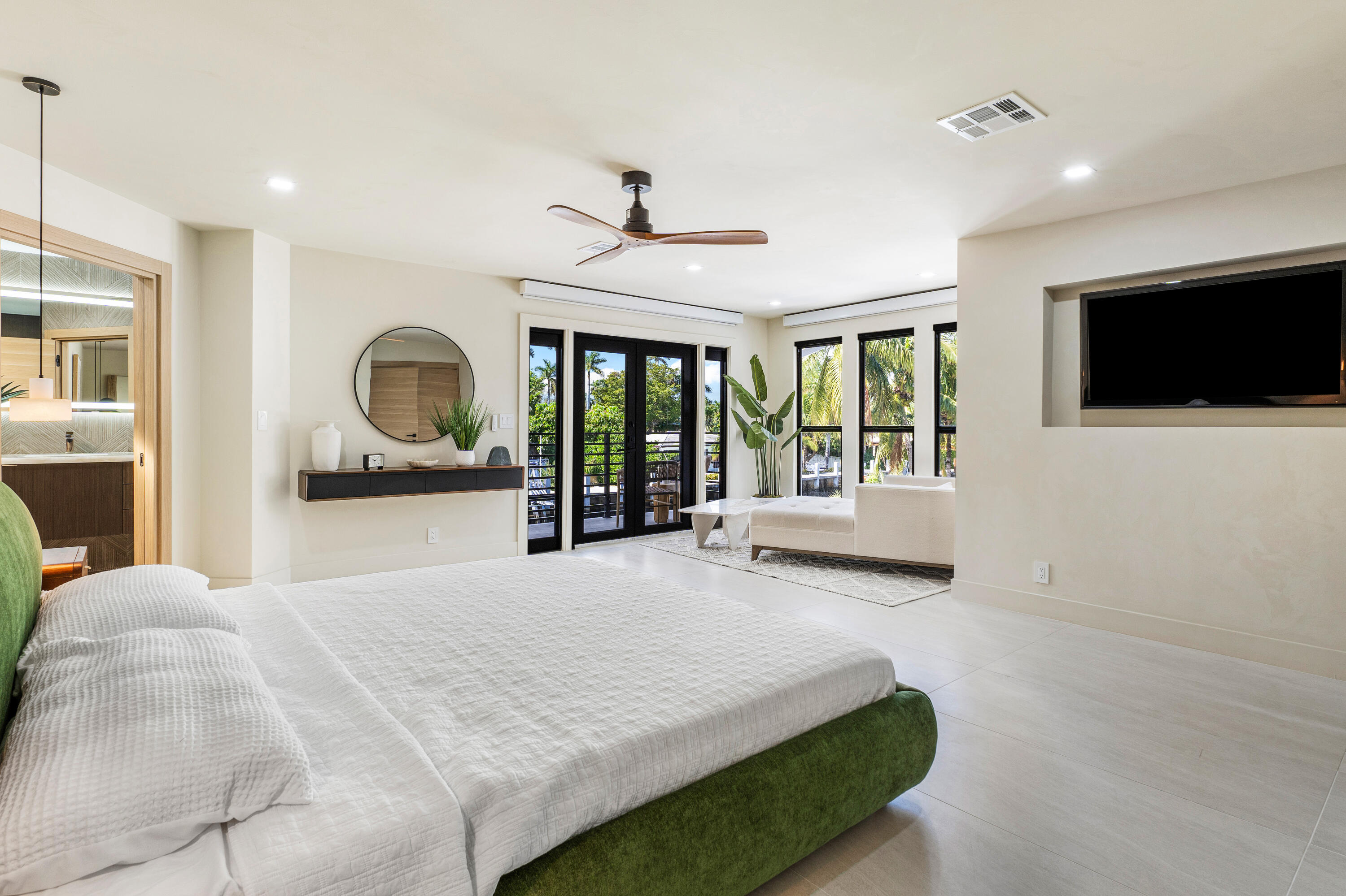 425 Coral Way