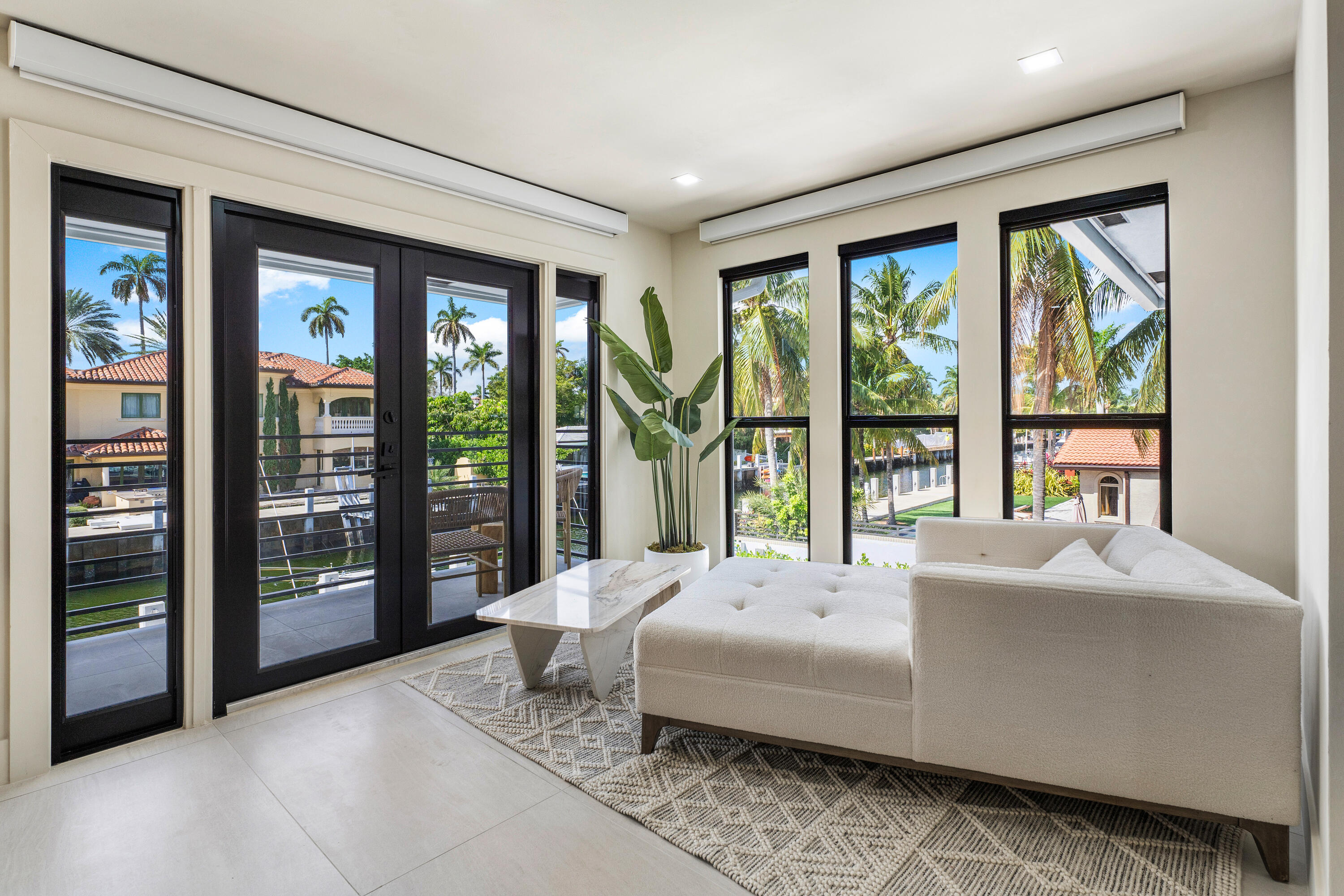 425 Coral Way