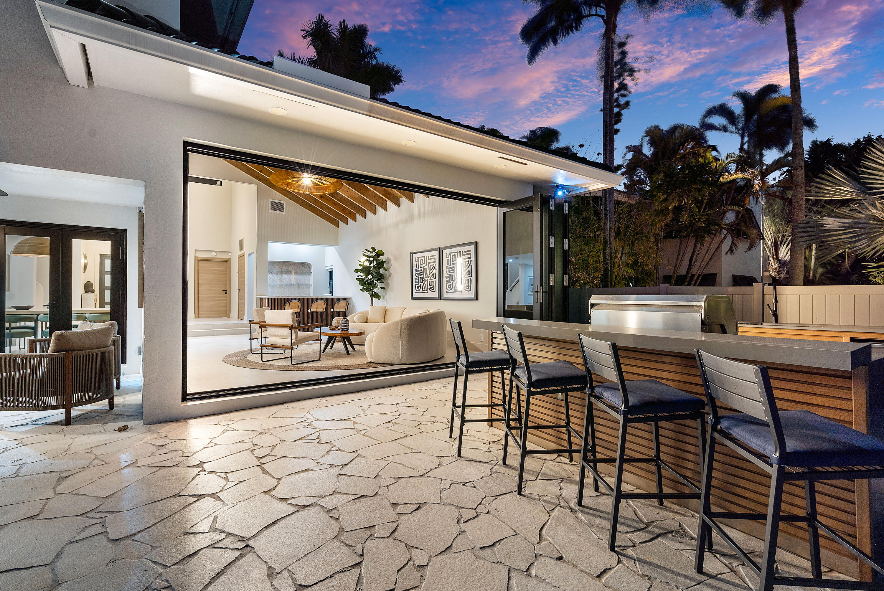 425 Coral Way
