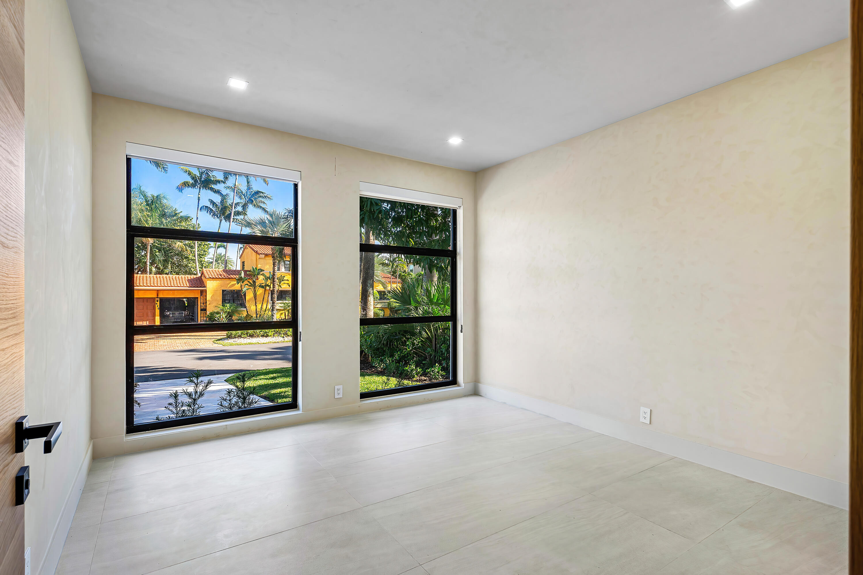 425 Coral Way