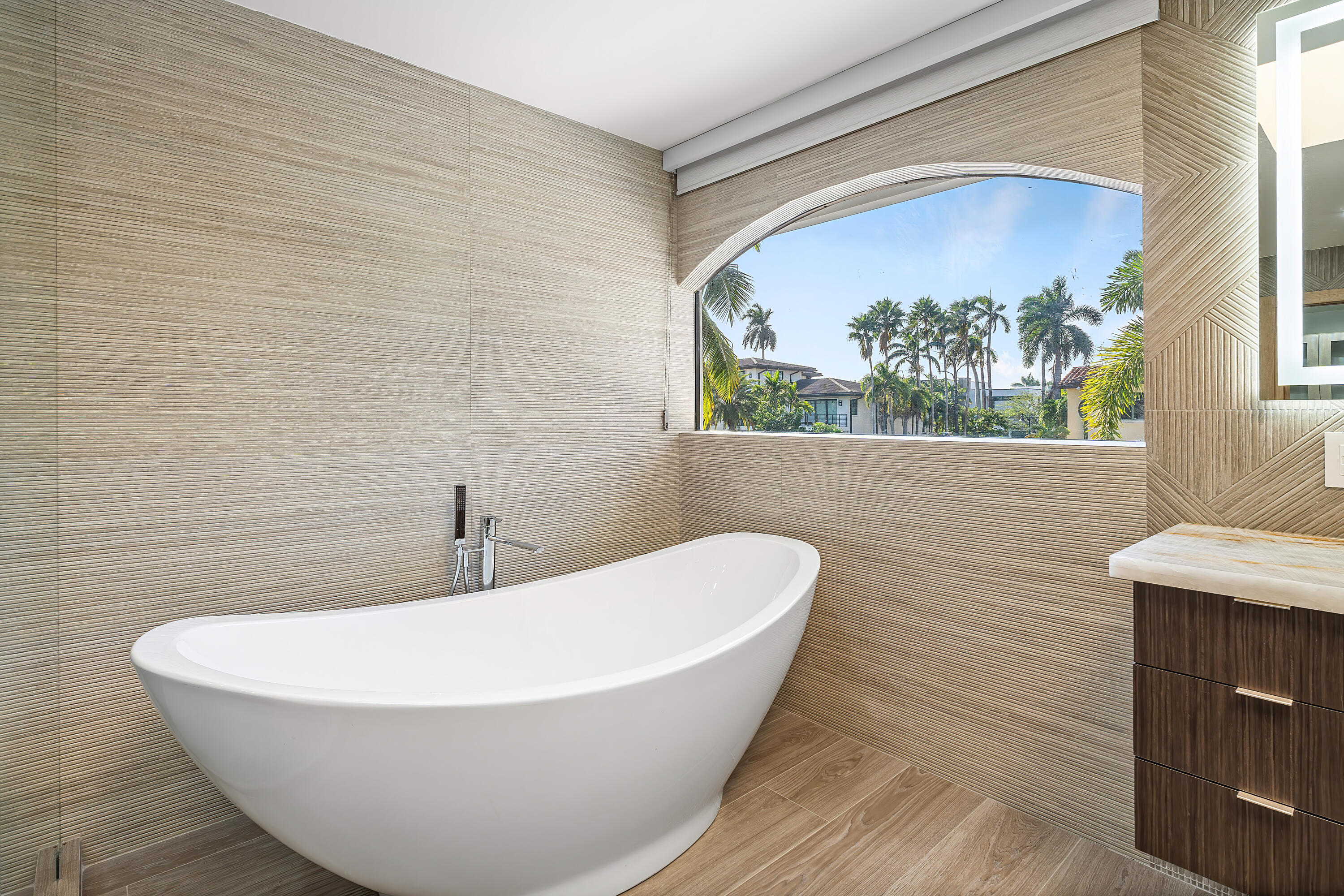 425 Coral Way