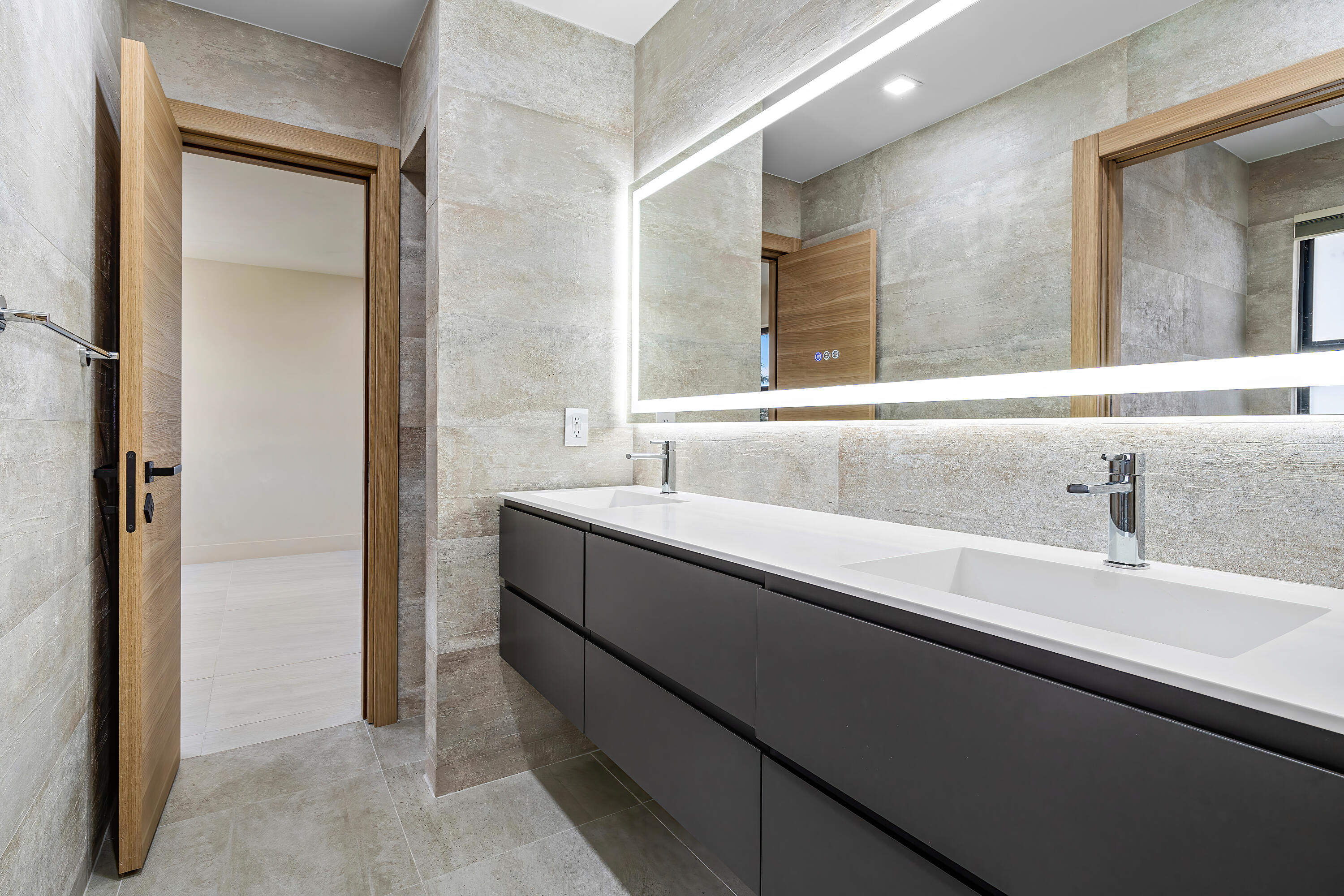425 Coral Way