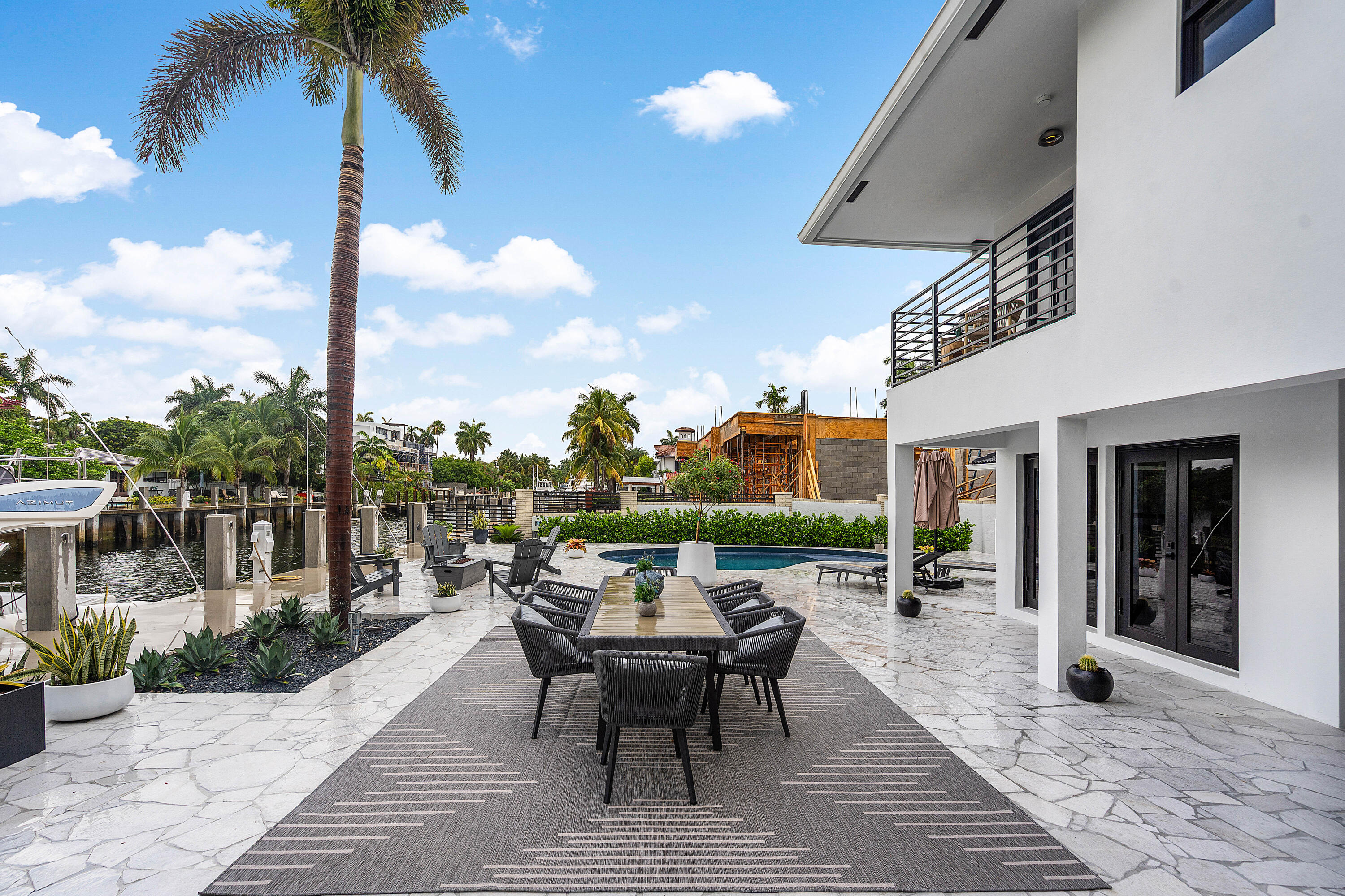 425 Coral Way