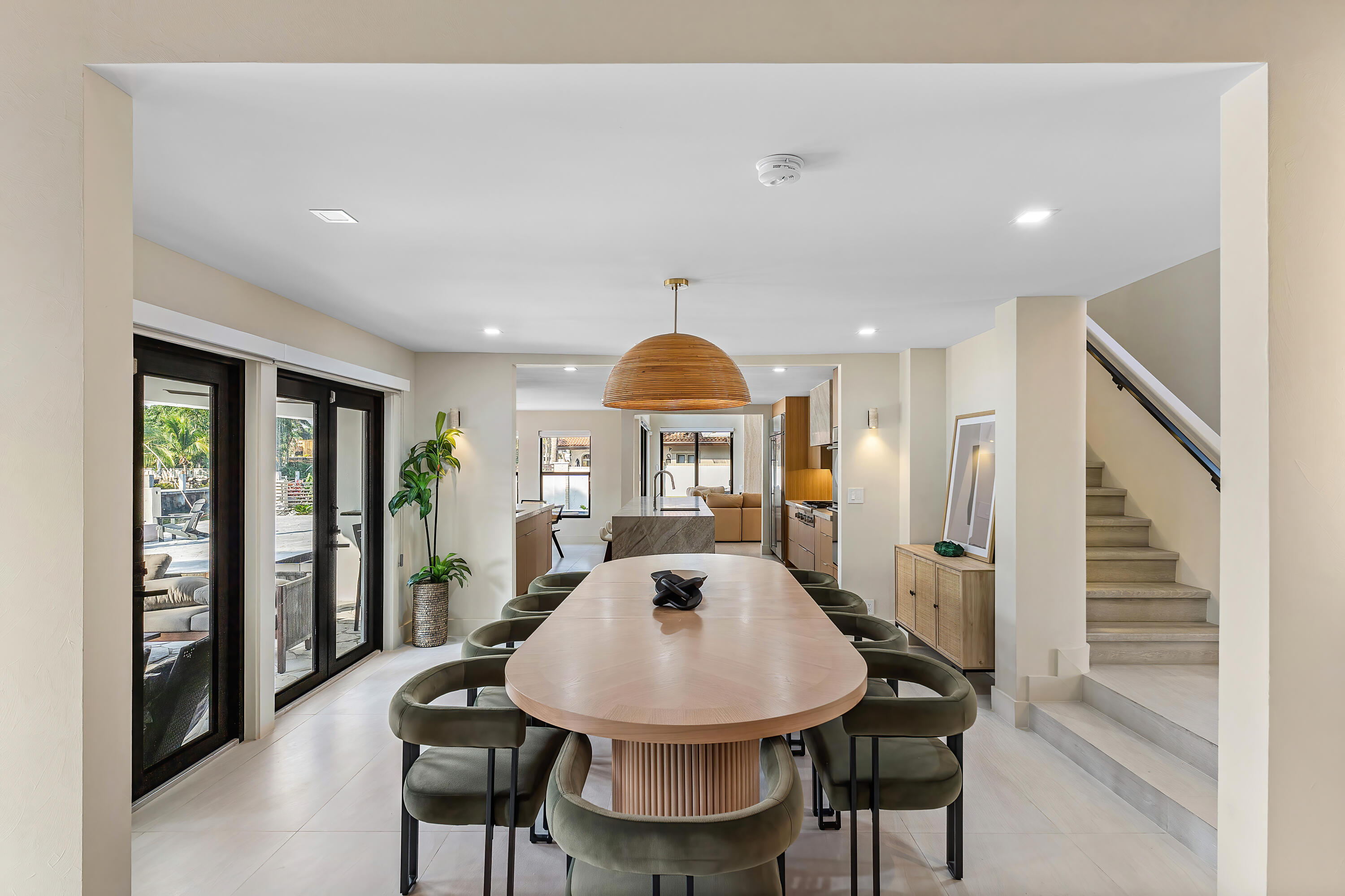 425 Coral Way