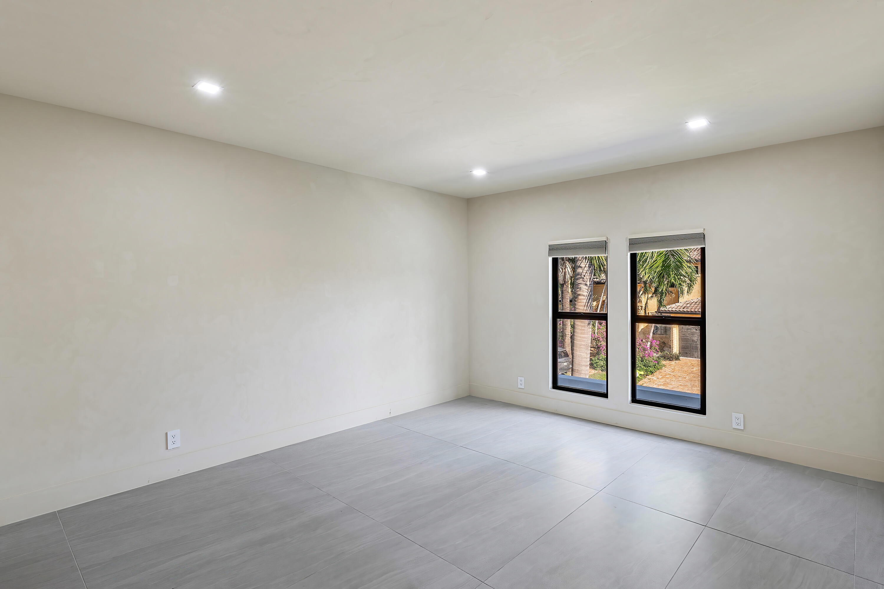 425 Coral Way