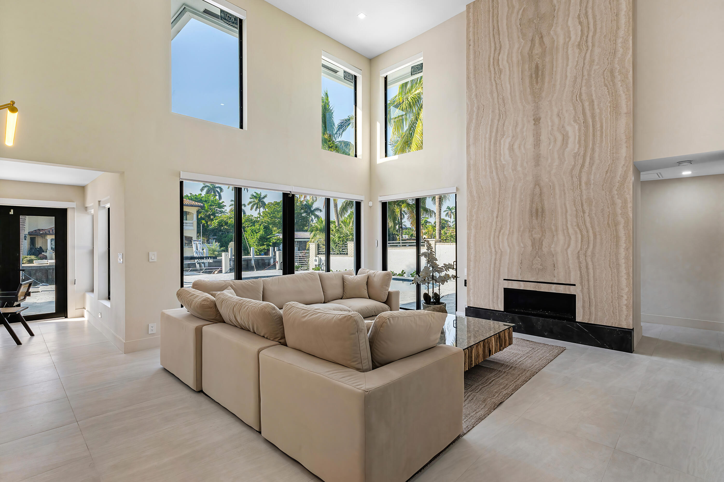 425 Coral Way