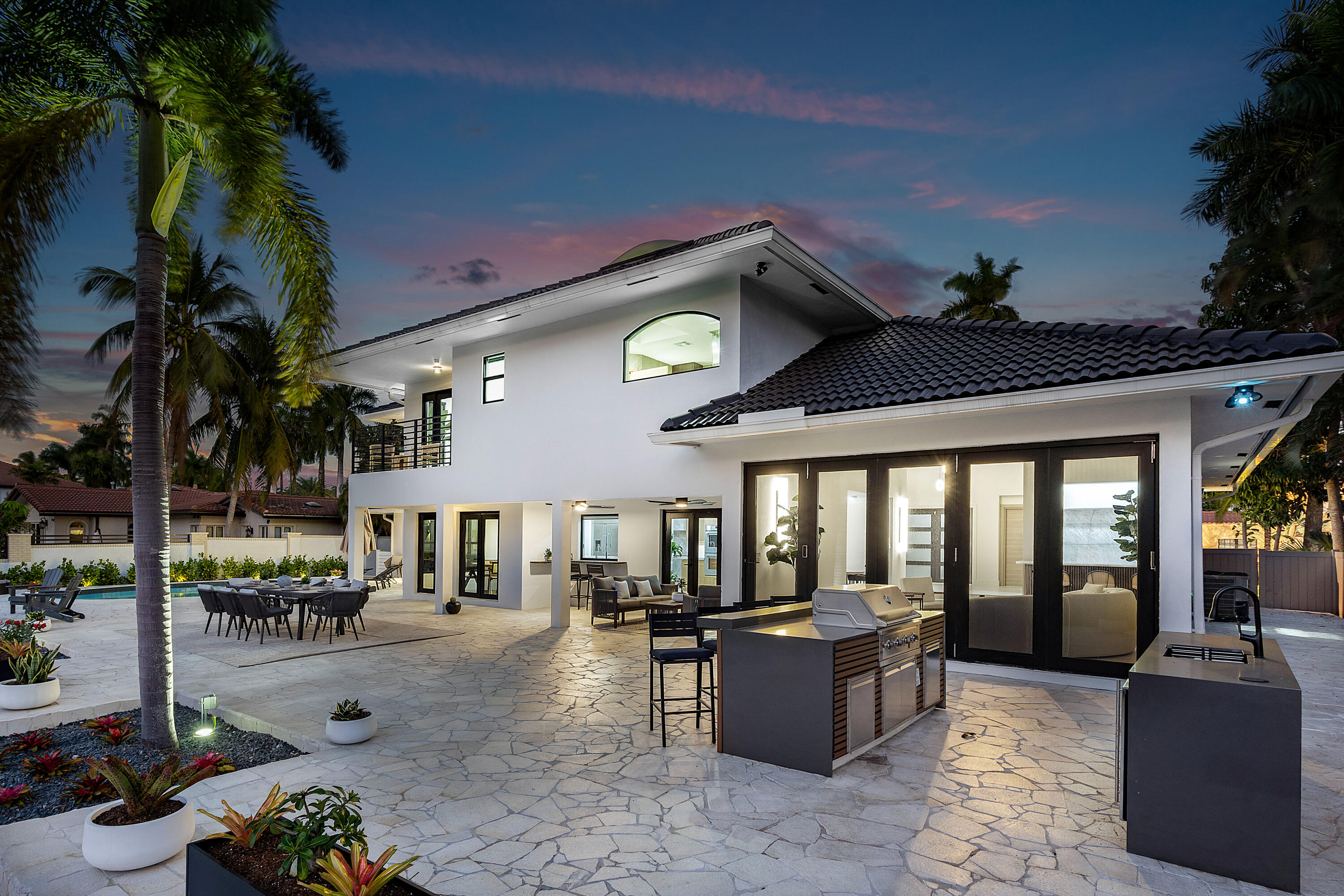 425 Coral Way