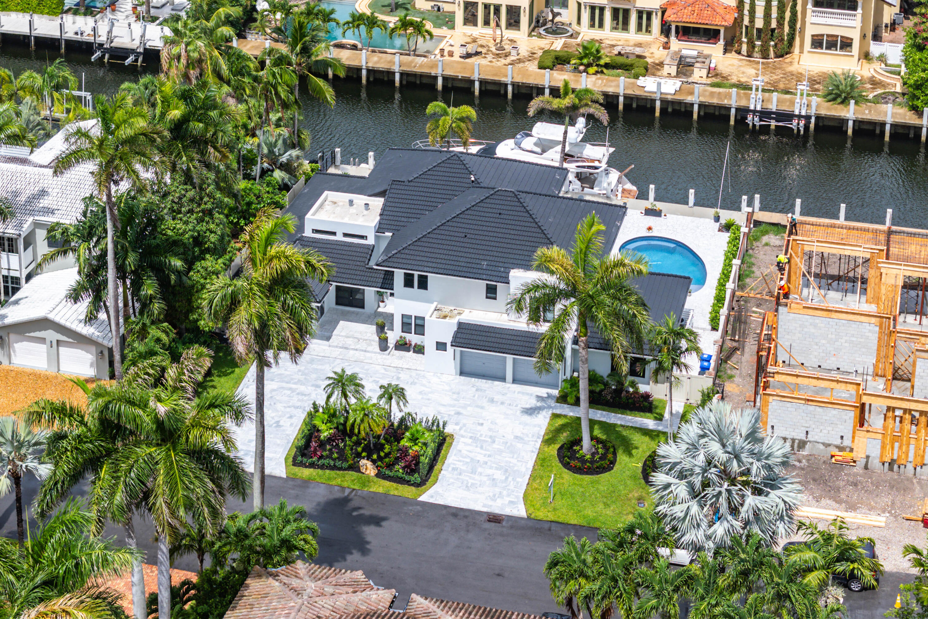 425 Coral Way