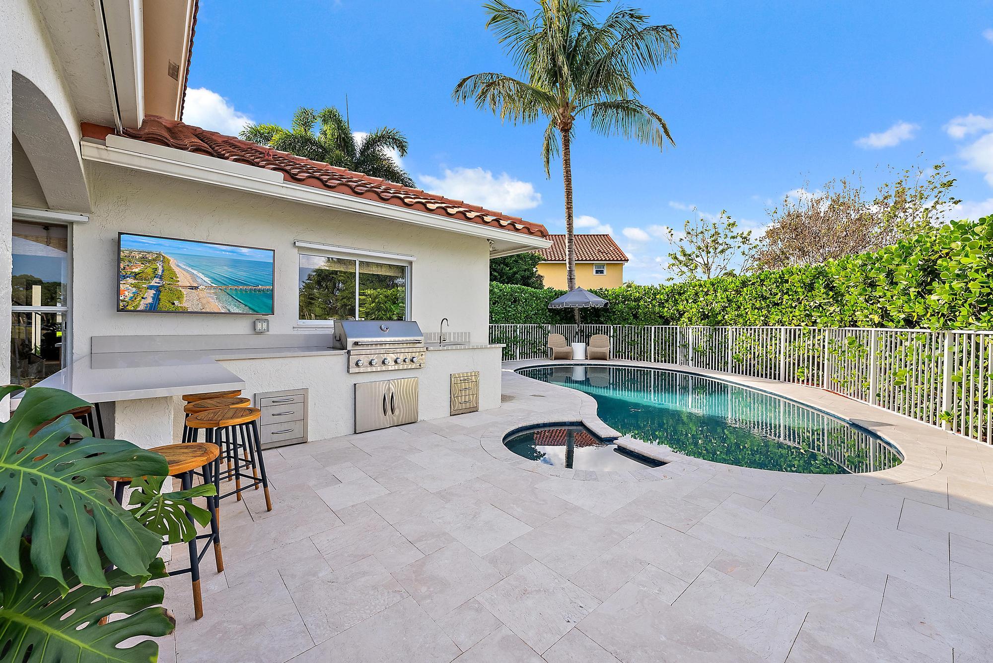 19136 Dawnwood Court