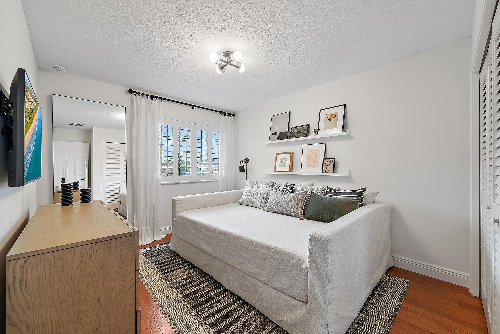 19136 Dawnwood Court