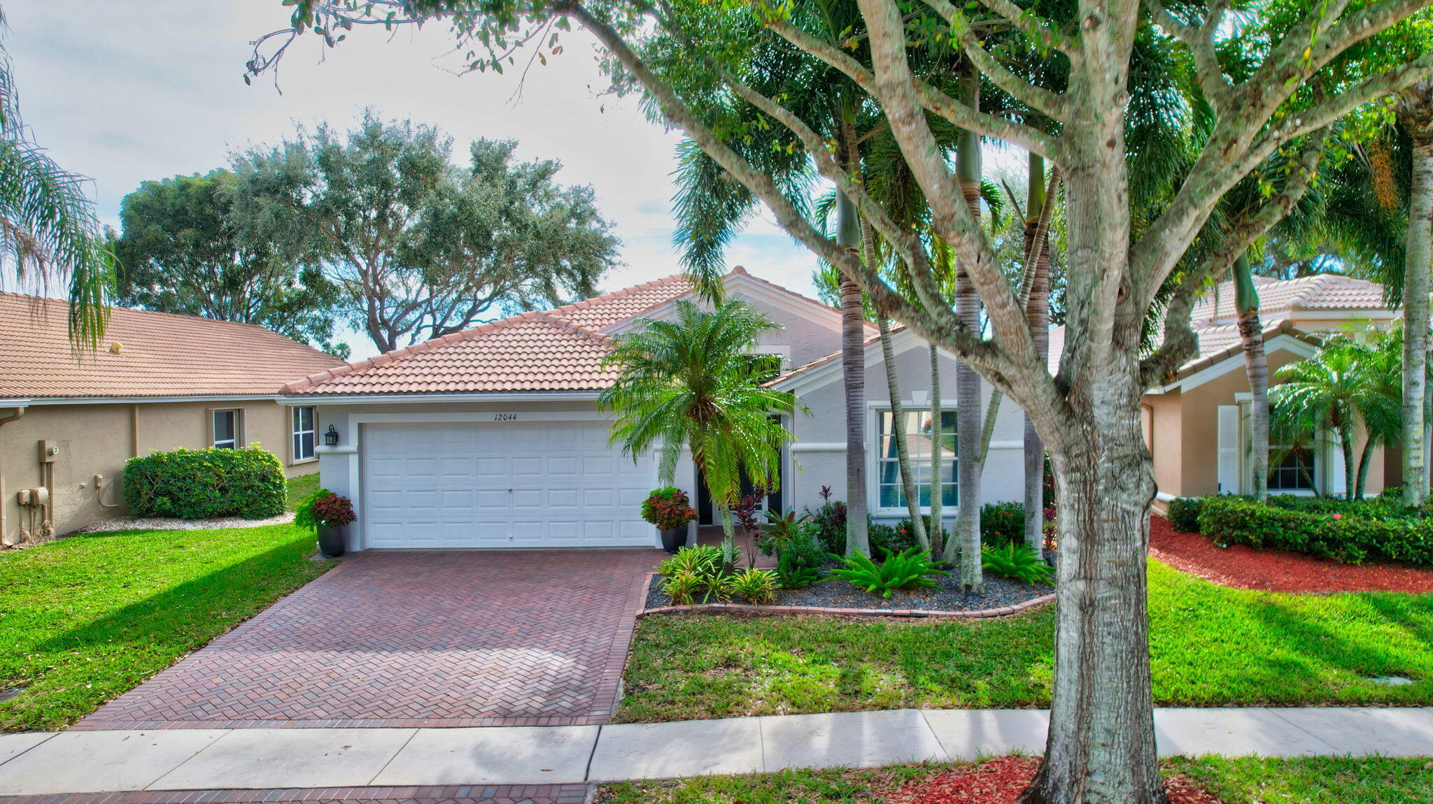 12044 La Vita Way