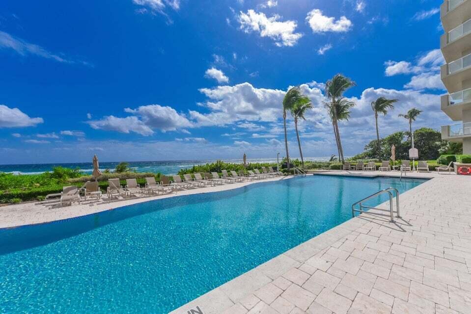 1063 Hillsboro Mile 301