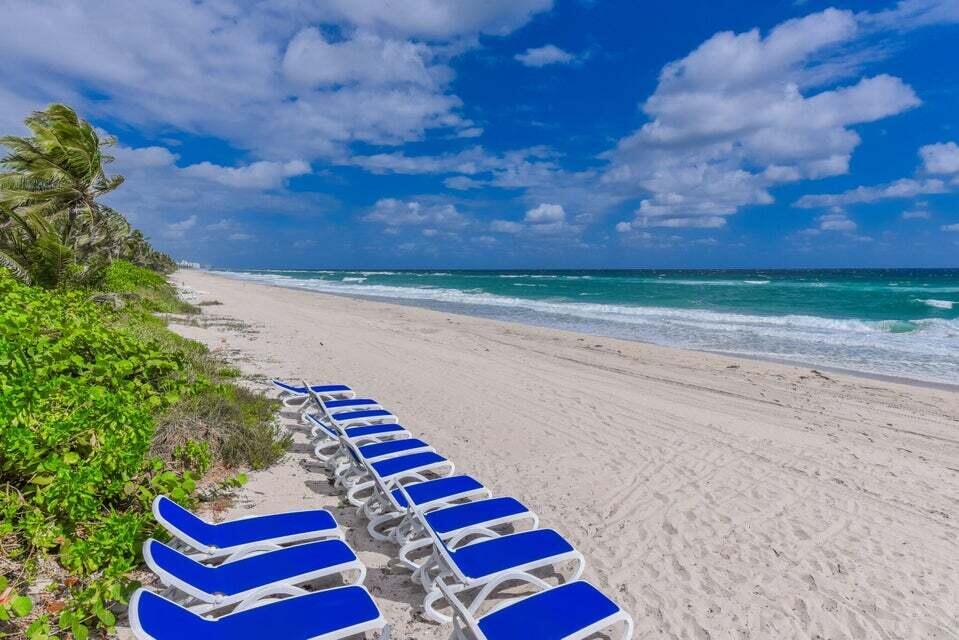 1063 Hillsboro Mile 301