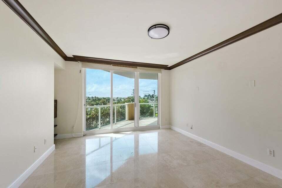 1063 Hillsboro Mile 301