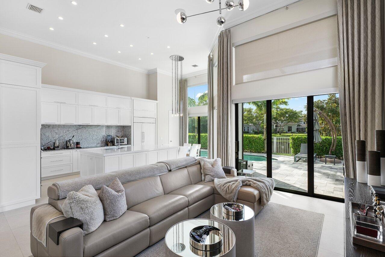 5639 NW Regency Circle